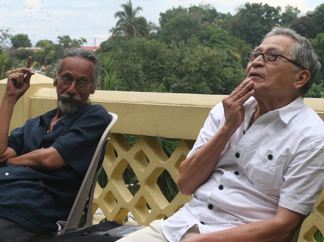 Roberto Laínez Díaz y Ricardo Castrorrivas en la Casa del Escritor, octubre 2012