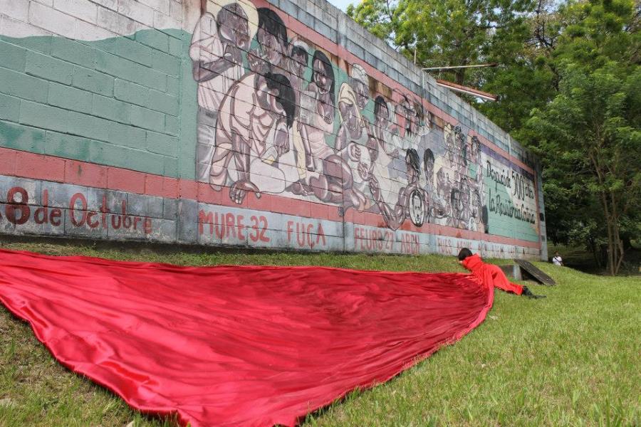 El color de la sangre jamás se olvida 11