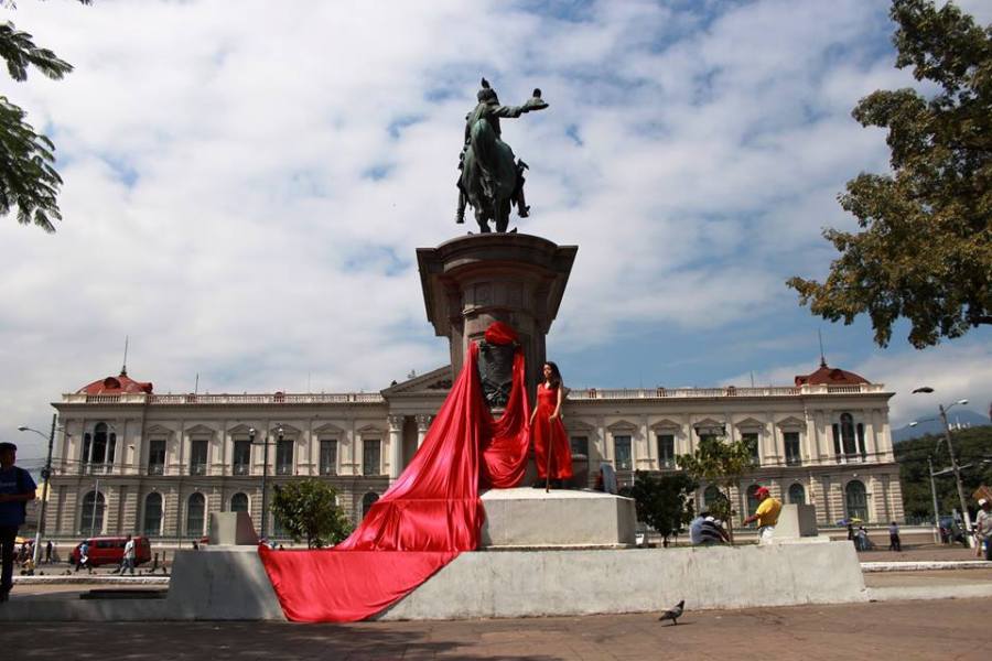 El color de la sangre jamás se olvida 5