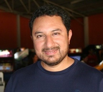MAURICIO CALLEJAS, cantautor salvadoreño.