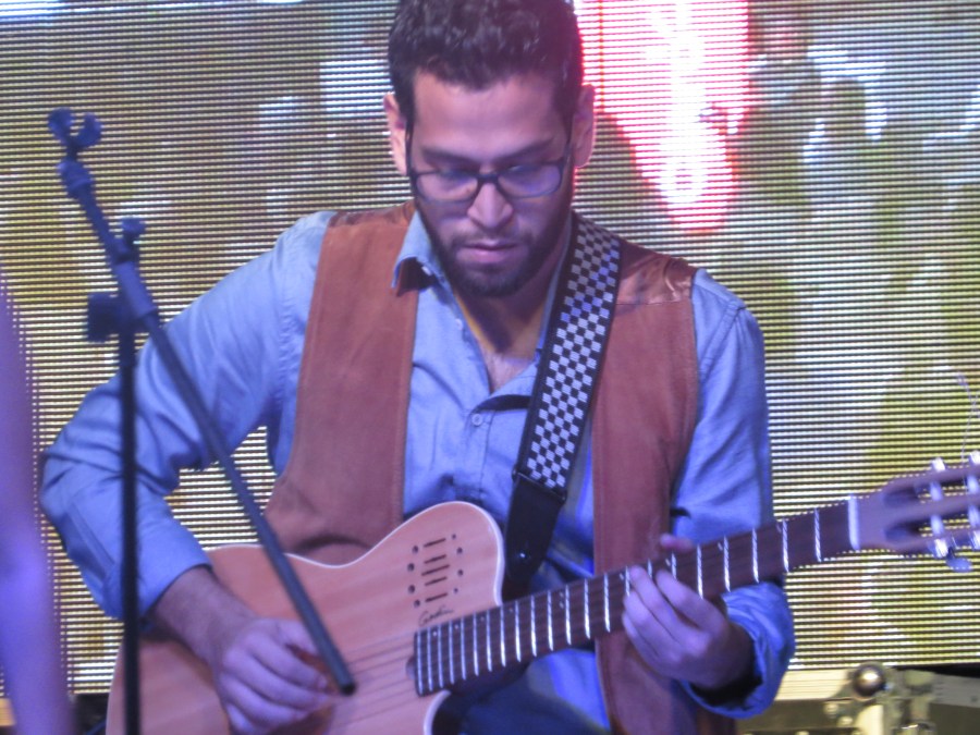 José Corpeño, guitarrista del Cuarteto de Nadia Maltez.