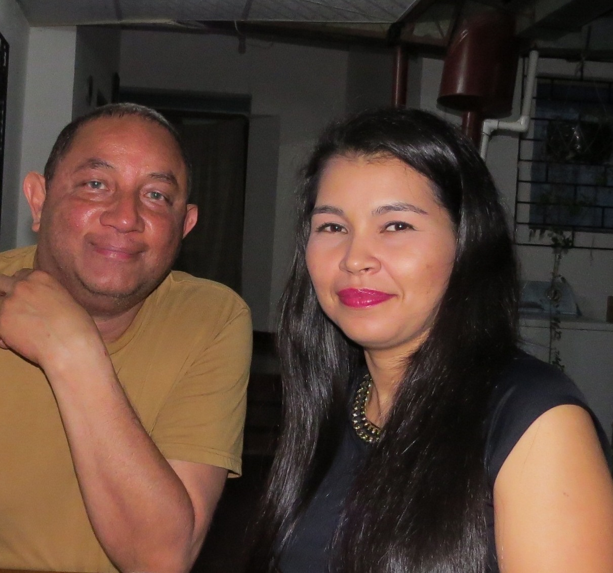 Blanqui y Óscar en un ensayo de la canción. (Fotografía tomada por H.H.B.)