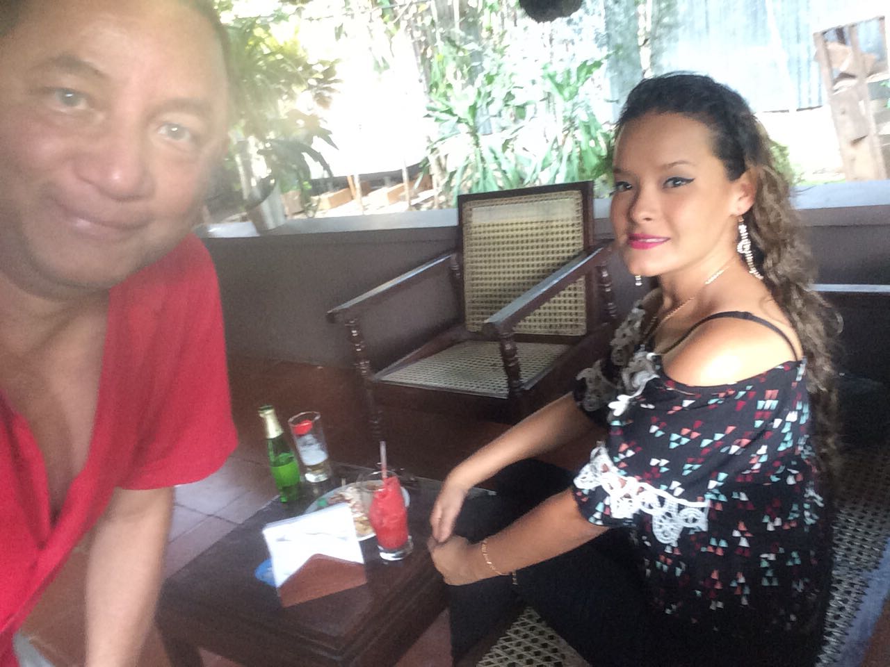 Óscar Perdomo León y Karla González en el video de EL TIEMPO Y LA SOLEDAD arreglo 2