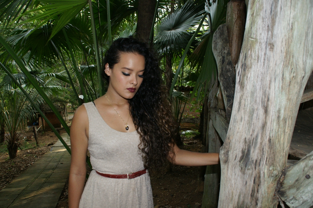 Karla González en la canción SENTÍ